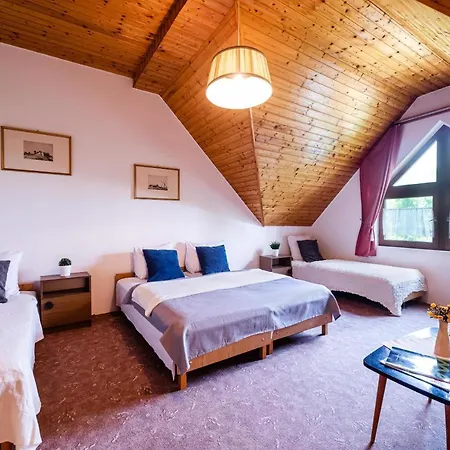 Csendes Vendeghaz Balatonfoeldvaron Tatil Evi