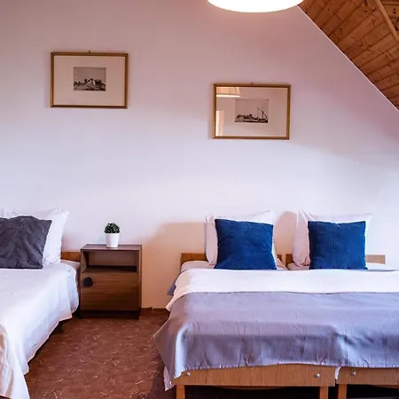 Tatil Evi Csendes Vendeghaz Balatonfoeldvaron *