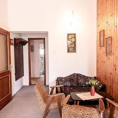 Tatil Evi Csendes Vendeghaz Balatonfoeldvaron *