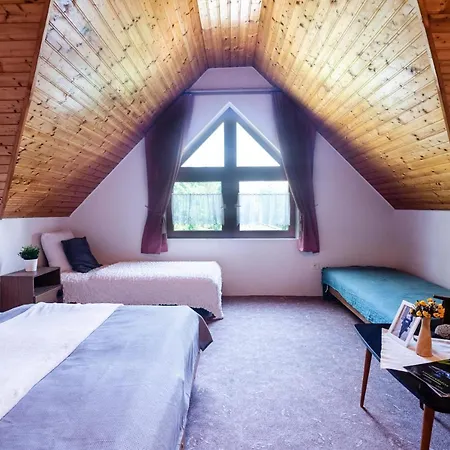 Tatil Evi Csendes Vendeghaz Balatonfoeldvaron