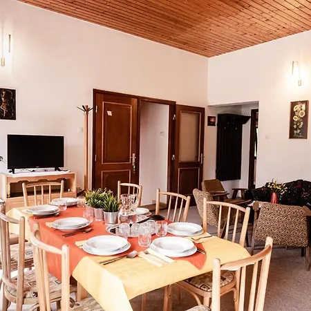Csendes Vendeghaz Balatonfoeldvaron * Balatonföldvár